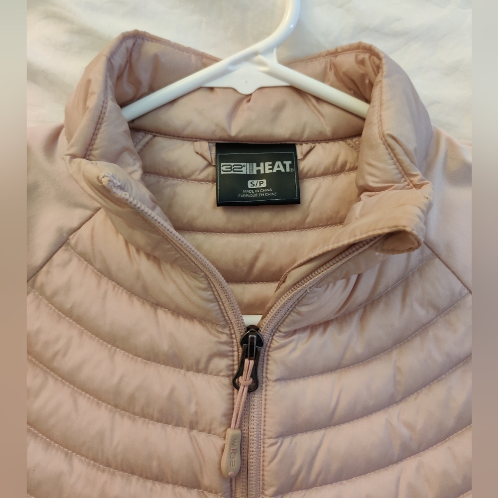 Lightweight Pink Down Jacket - Picture 4 of 4